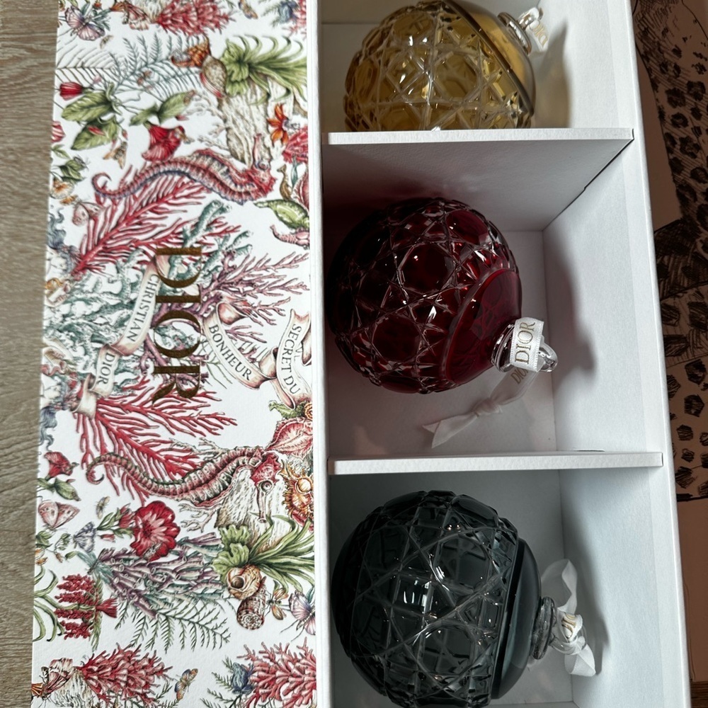 Dior Holiday Ornaments Set - Red, yellow,gray blue green 💯 Chrystal - Picture 11 of 13